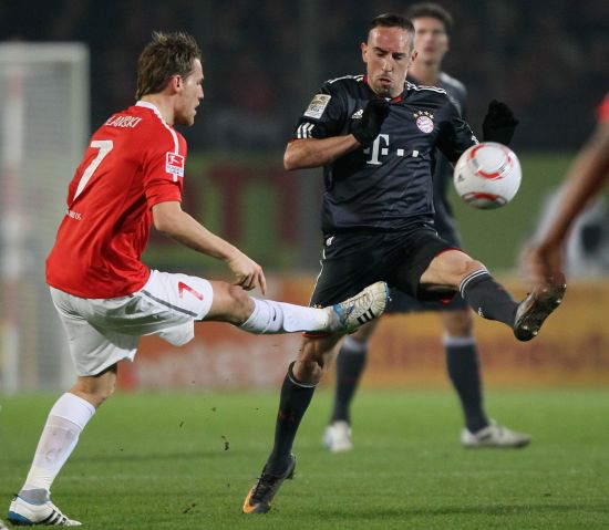 通过窗帘的 通过窗帘的